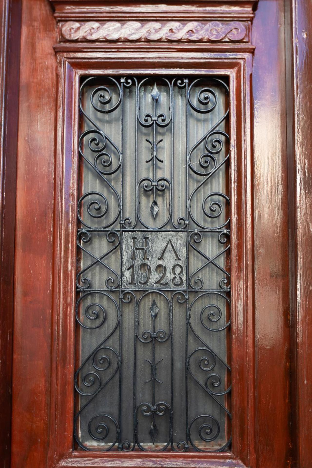 Era Of Elegance: 1928 Classic Dwelling Tripoli Bagian luar foto